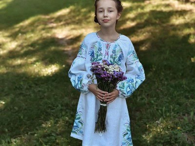 Children's embroidered shirt for a girl - an excellent choice!