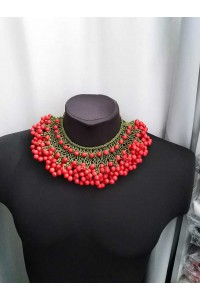 Red lacquered necklace