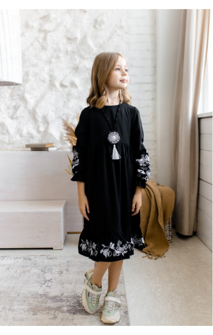 Elya, embroidered dress for a girl
