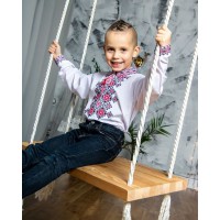 Вишиванка для хлопчика, Марко з червоною вишивкою