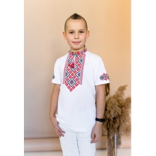 Вышитая футболка для мальчика Юрчик (белая с красным)
