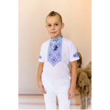Вышитая футболка для мальчика Юрчик (белая с синим)