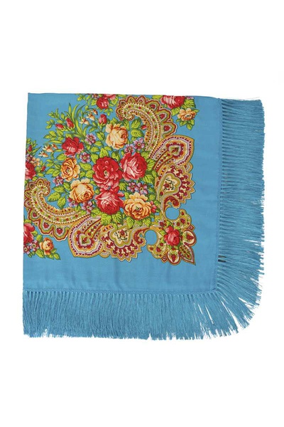 A bouquet of roses, a woman's turquoise