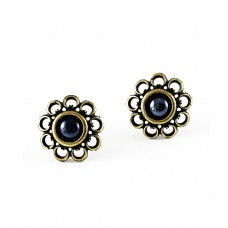Stylish earrings Romania Etude, Puseta - elegant sophistication in every detail.