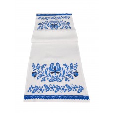 Белое полотенце с синей вышивкой Праздничные
