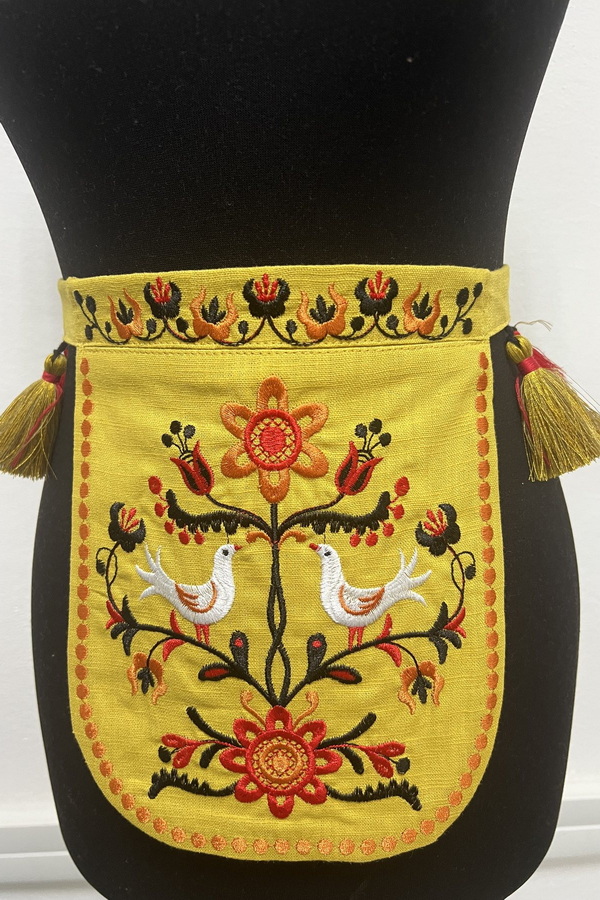 Gaman-ladunka embroidered with the belt 
