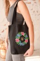 Сумка Bag Shopper Elderberry? Сумка-шоппер из плотного хлопка, украшенная вышивкой.