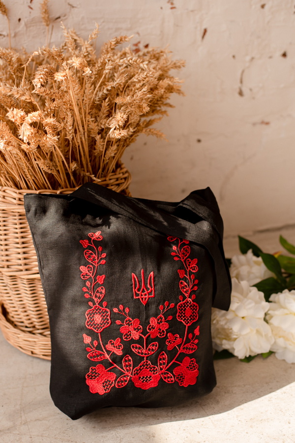 Patriotic shopper bag made of lightweight cotton, ornament in red