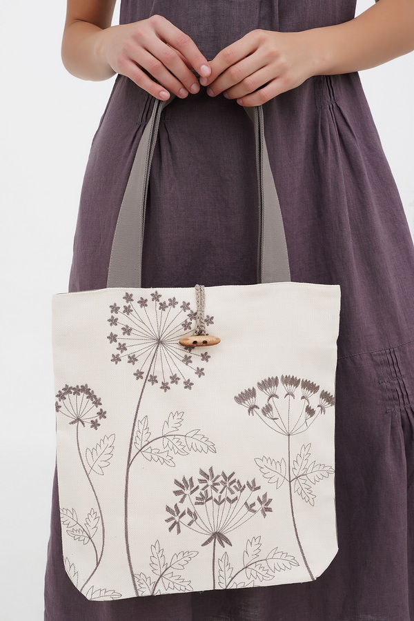 Light-colored textile bag with embroidery “Tsaryna”