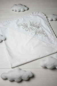 Крижма для хрещення біла зі сріблястою вишивкою Корона
