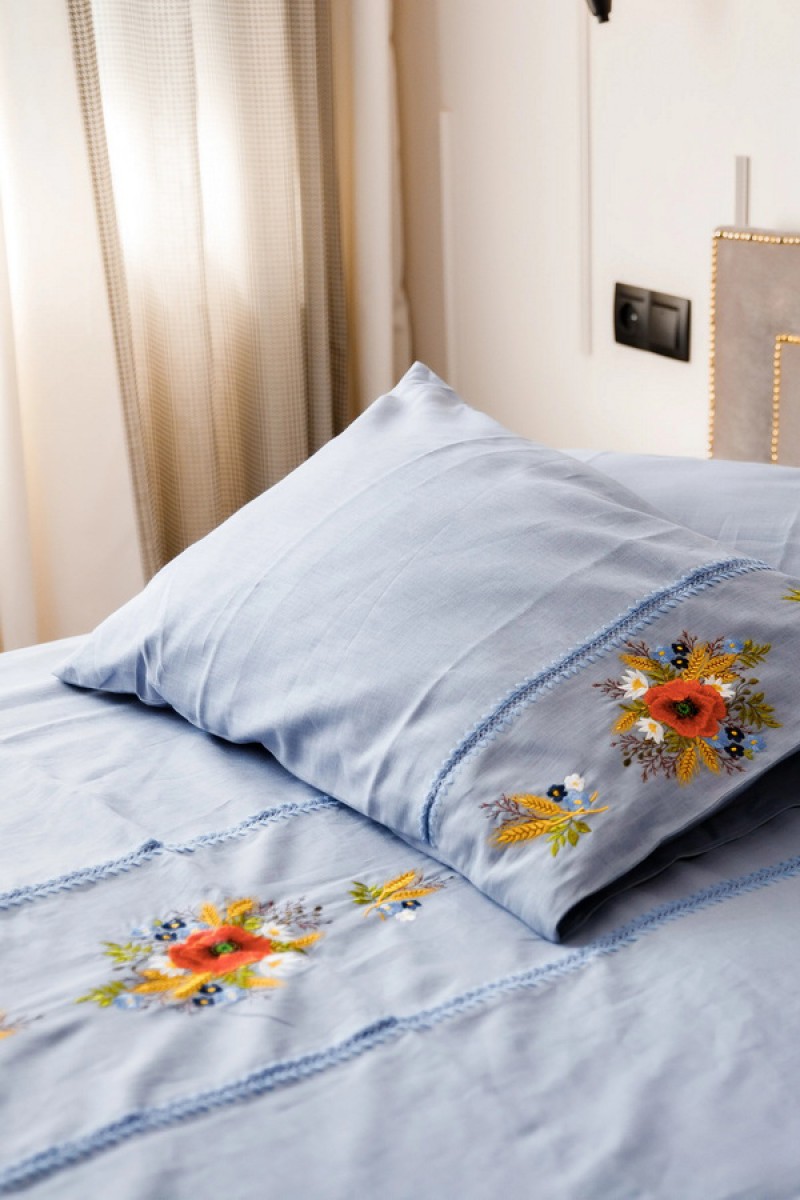 Bedding set with embroidery "Family Happiness"