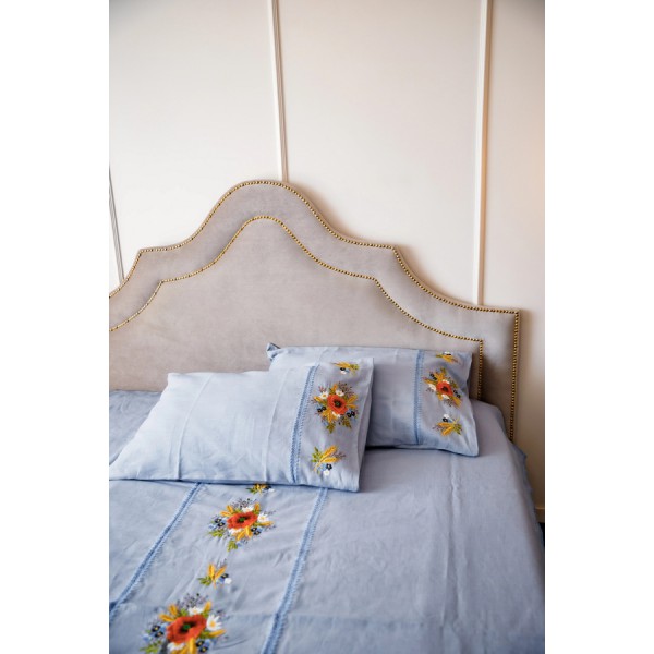 Bedding set with embroidery 