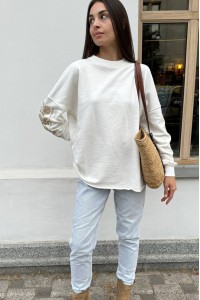 White sweatshirt trinitka Yakravi viti