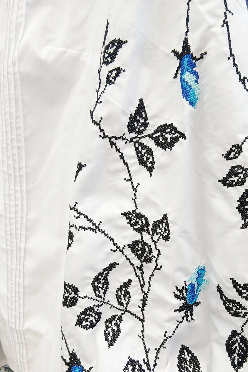 Uncut women's embroidered shirt white with blue