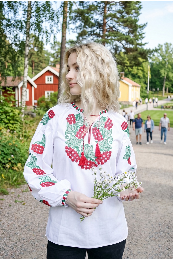 Вишиванка жіноча з вишивкою Червона калина, 70 (11XL)