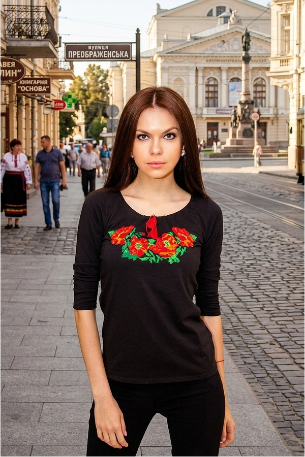 Стефания женская футболка черная