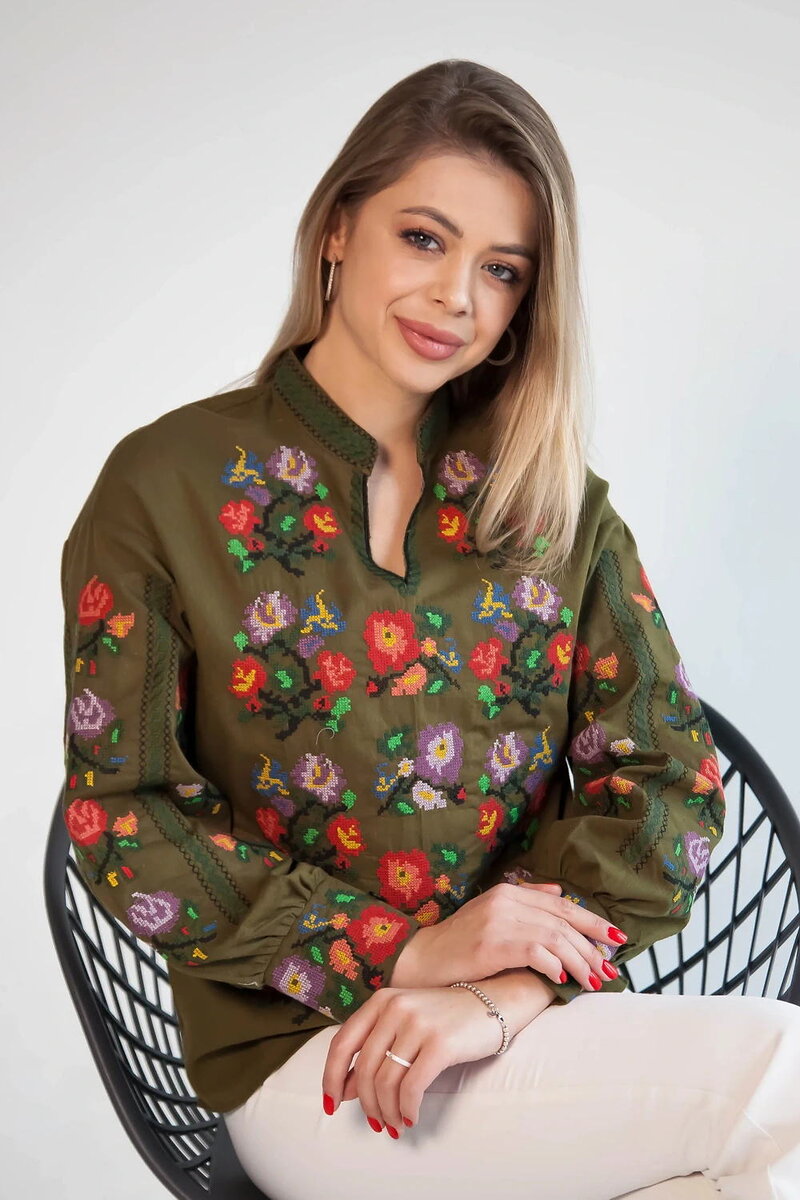 Embroidered shirt with floral ornamentukeria khaki 