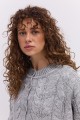 Жіночий в`язаний кардиган короткий світло-сірого кольору