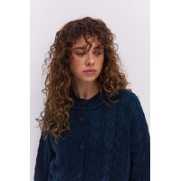 Жіночий в`язаний кардиган короткий синього кольору