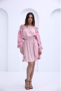 Pink embroidered dress Corina with open shoulders.