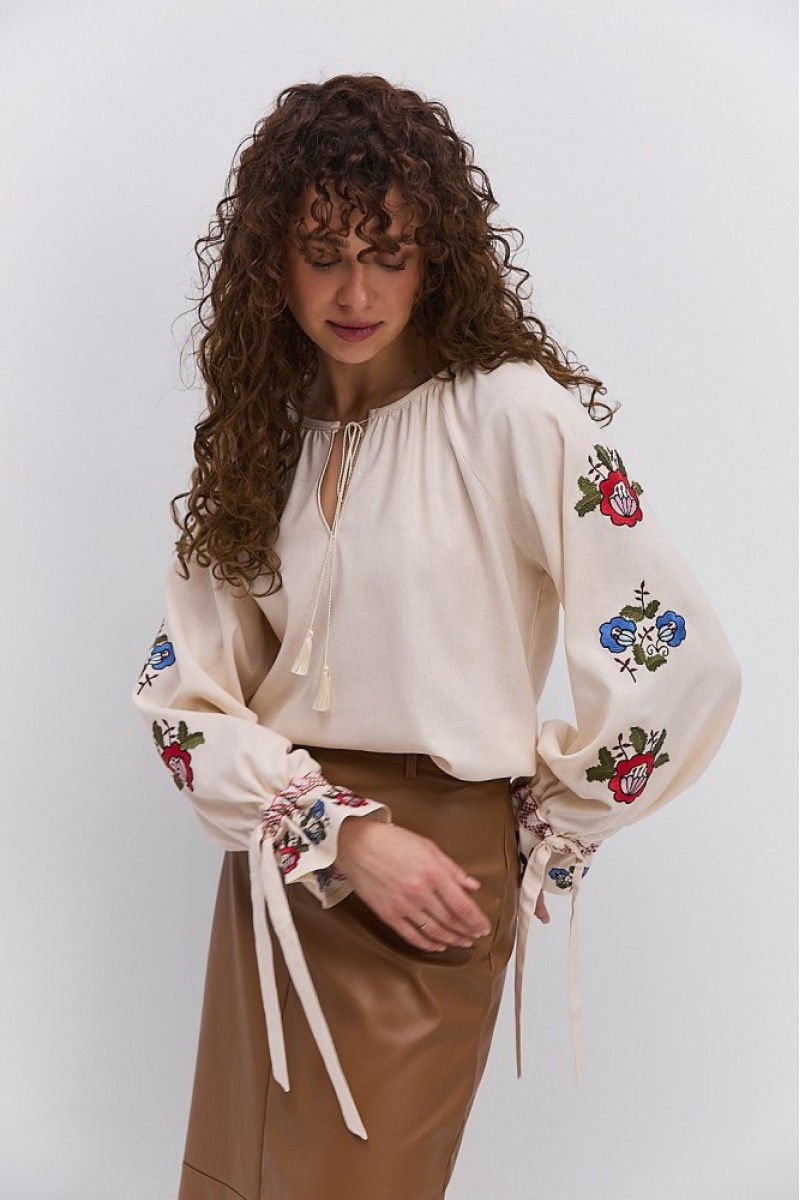 Молочно-белая вышиванка Вилена, размер L