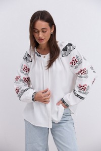 Молочная женская вышиванка Рябина, one size