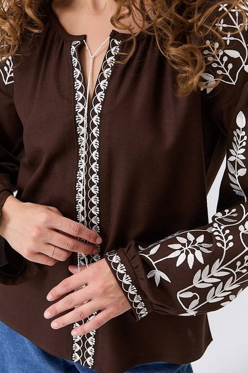Women’s embroidered shirt “Violina” brown with cream embroidery