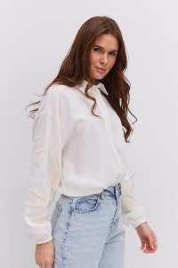 Milk-colored embroidered shirt with a turn-down collar Zernovii, M