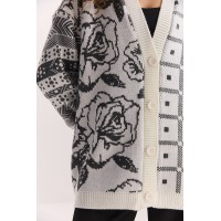 Жіночий в`язаний кардиган оверсайз молочний з квітковими та геометричними візерунками