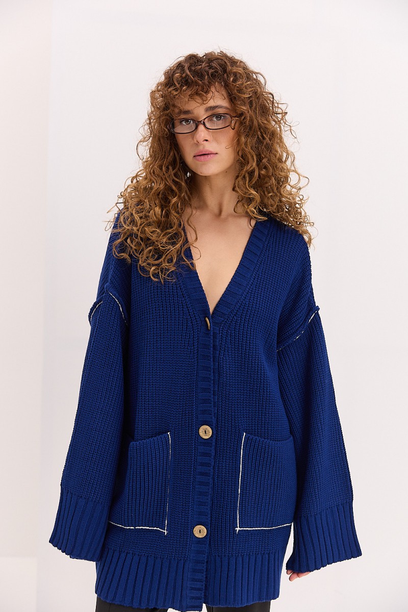 Жіночий в`язаний кардиган oversize з кишенями темно-синій