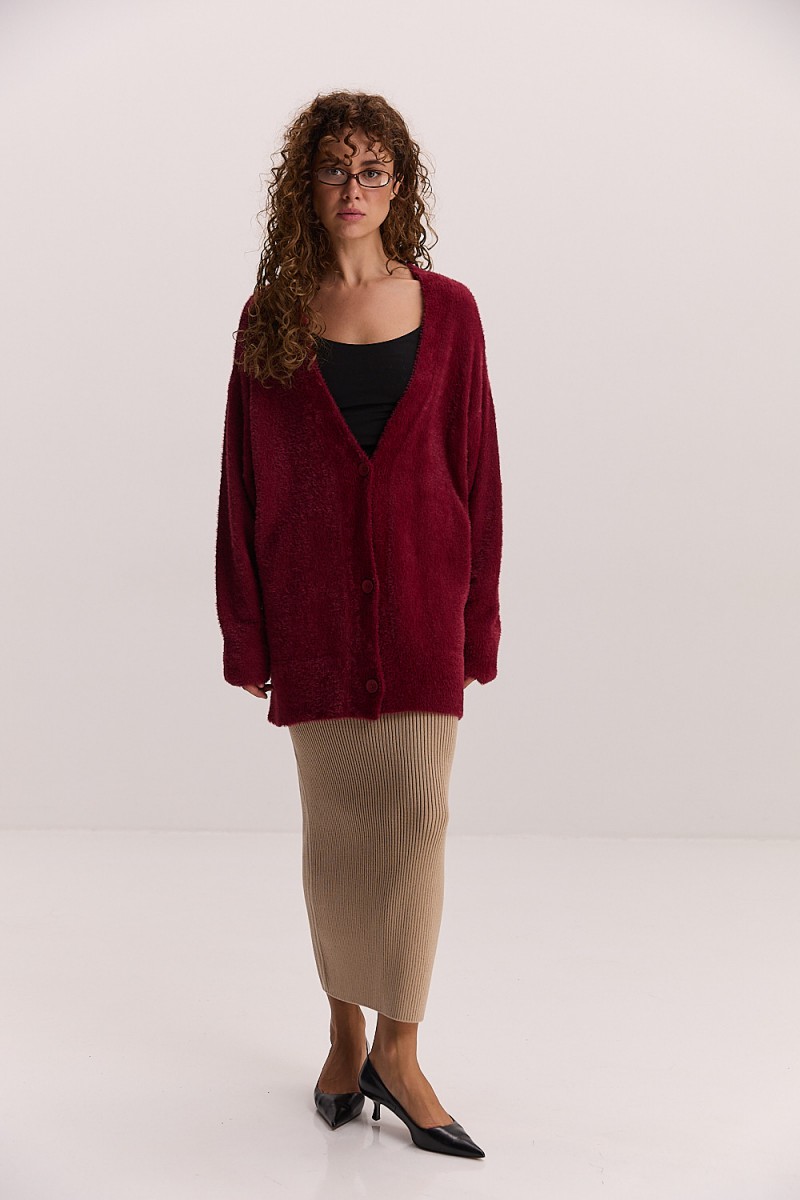 Жіночий в`язаний кардиган oversize бордовий з пухнастої пряжі
