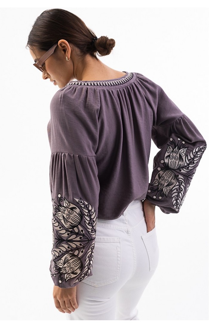 Women's graphite embroidered shirt with flowers on the sleeves