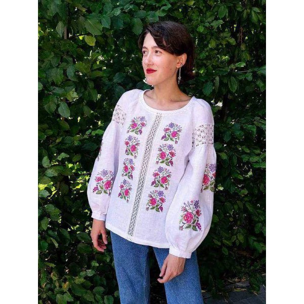 Белая вышитая женская блузка Боржава Белая вышитая женская блузка Боржава