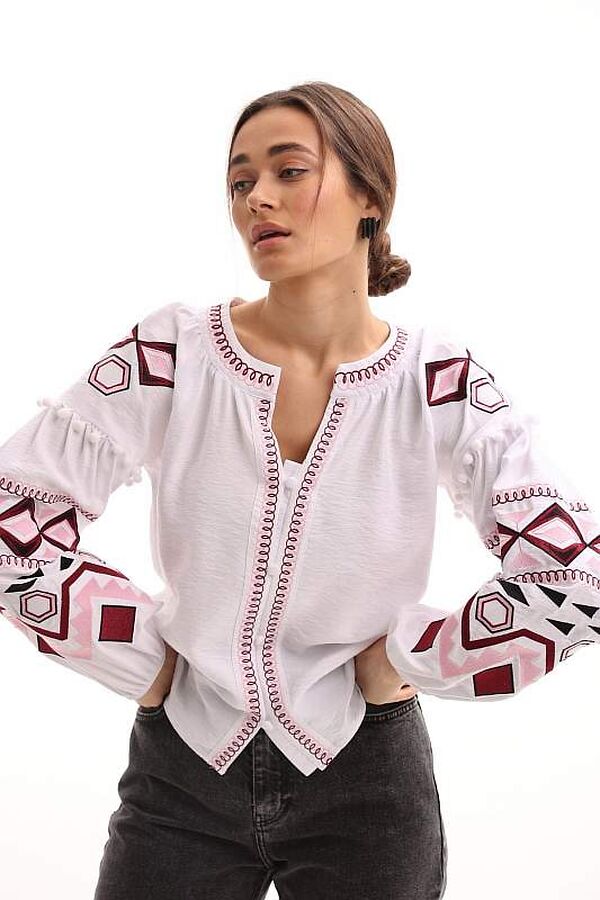 Free embroidered women's red