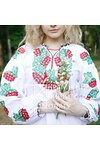 Женская вышиванка с вышивкой «Красная калина»