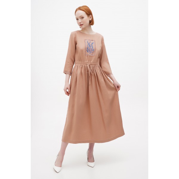 Синее платье, вышитое оржицей. Синее платье, вышитое оржицей.