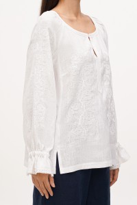 White women's embroidered shirt, white Teresa.