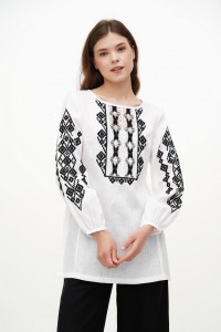 White embroidered shirt with black and white lace Goira