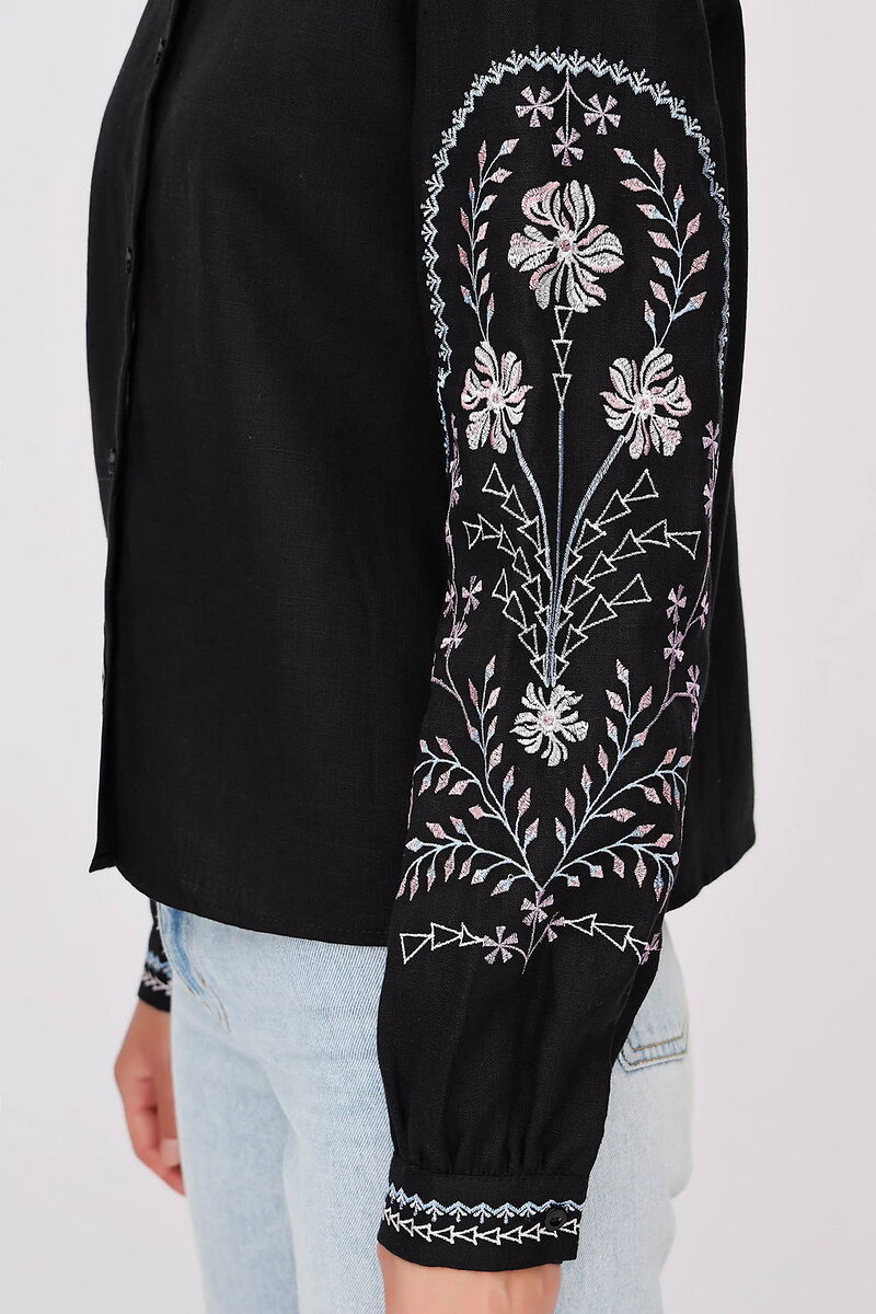 Women's embroidered shirt "Zozulia" — black