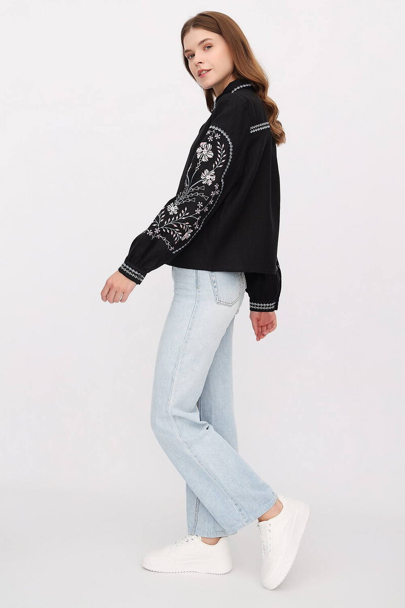 Women's embroidered shirt "Zozulia" — black