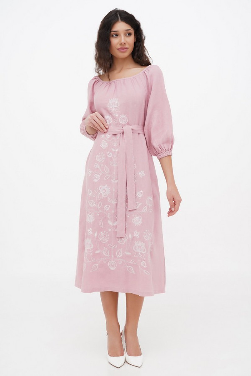 Dress made of pink linen with Krajana embroidery - style and comfort!