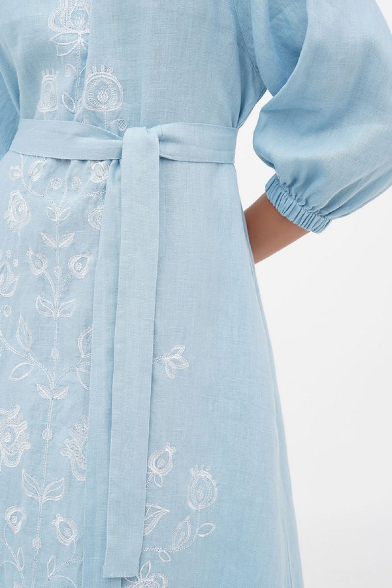 Dress made of blue linen with Krajana embroidery - style and comfort!