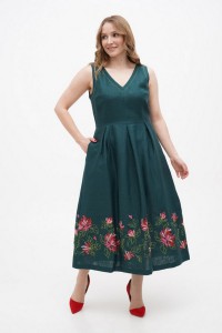 Linen green dress with embroidery by Kvita