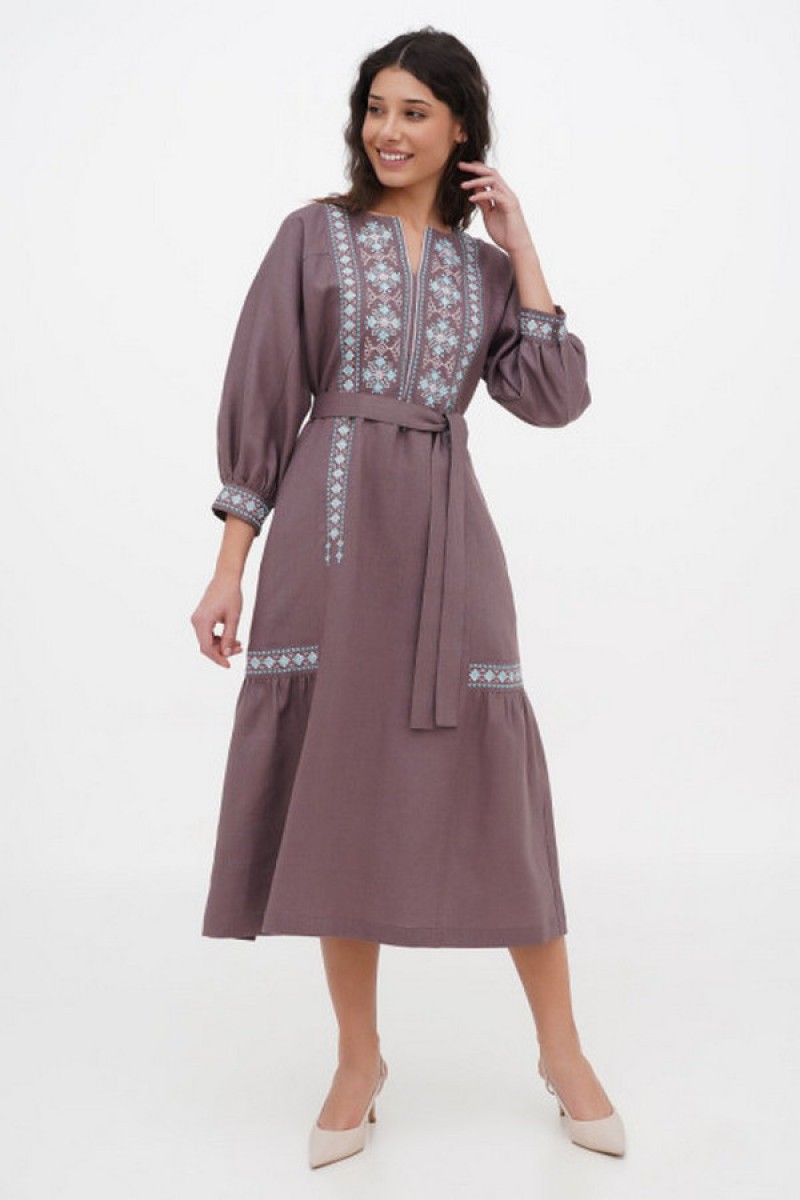 Dress made of brown linen with Morika embroidery – style and elegance!