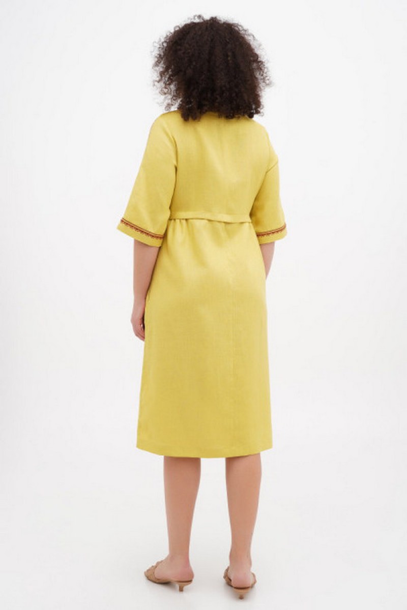 Linen dress in plus sizes, yellow with embroidery Myrosia – elegance and comfort!