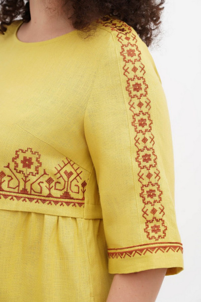 Linen dress in plus sizes, yellow with embroidery Myrosia – elegance and comfort!