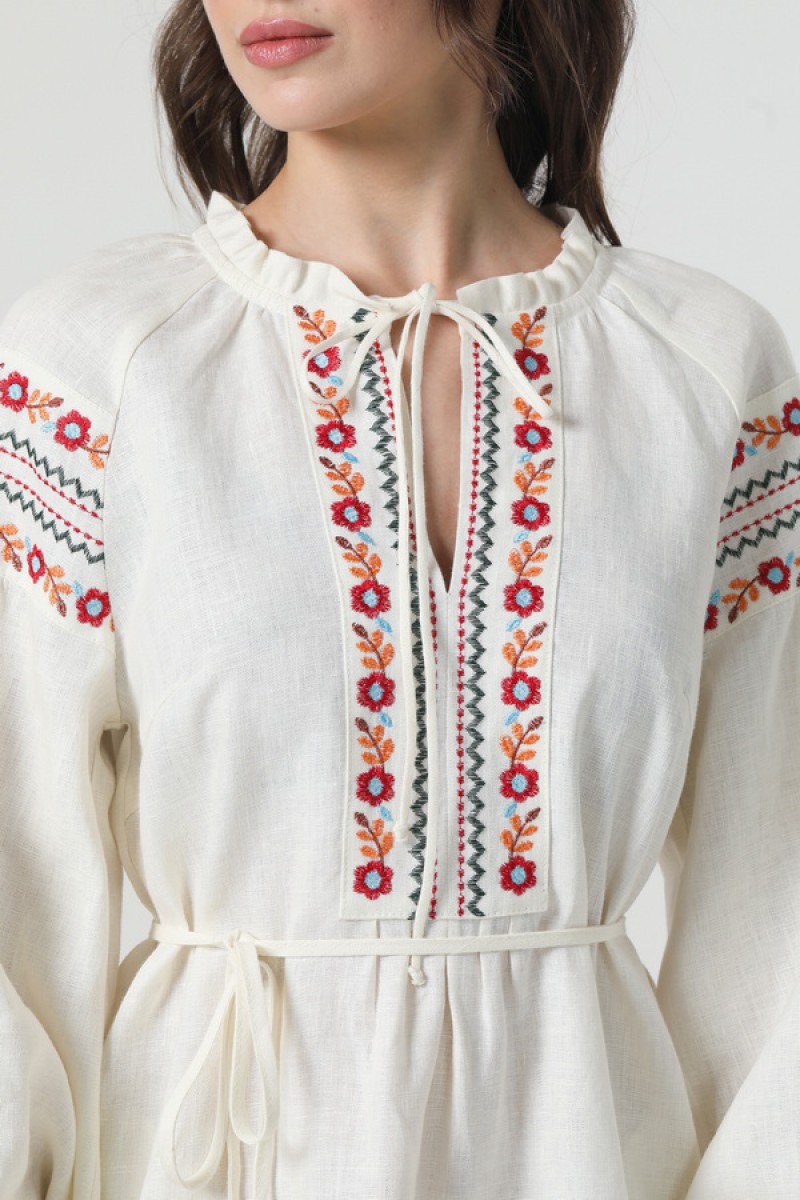 Вышитое платье-вышиванка из белого льна Ружина