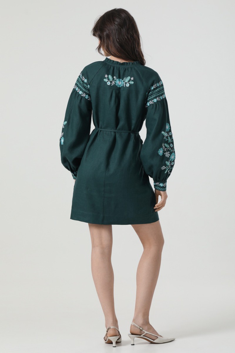 Вышитое платье-вышиванка из белого льна Ружина