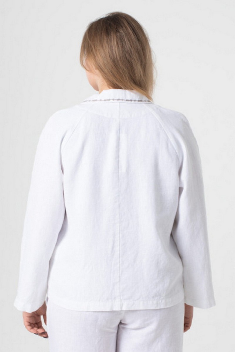 Белый льняной жакет с вышивкой Ульяна