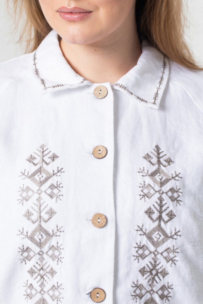 Белый льняной жакет с вышивкой Ульяна